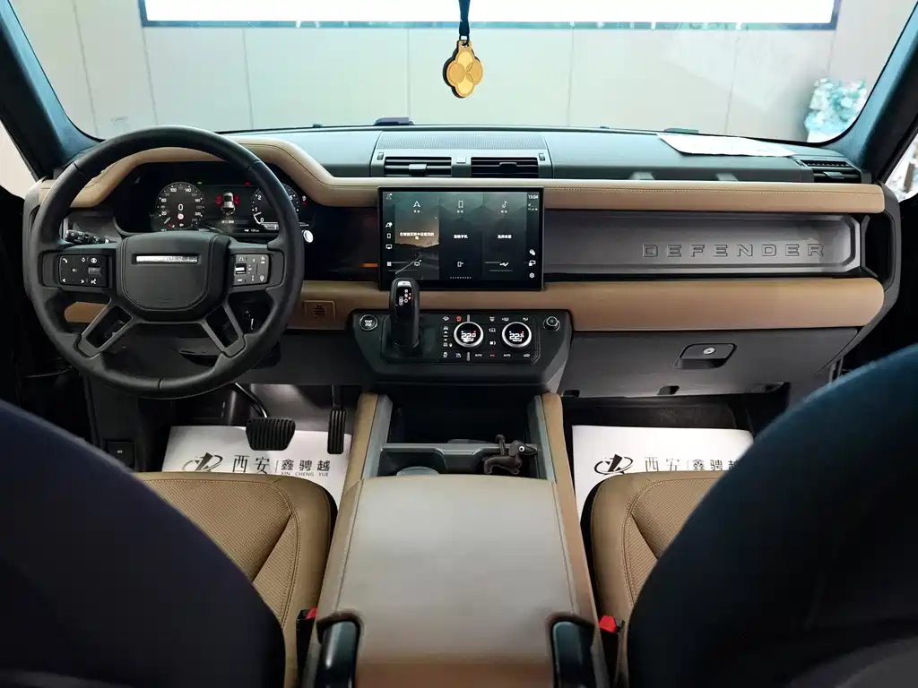Land Rover Defender 2025 — фото 12