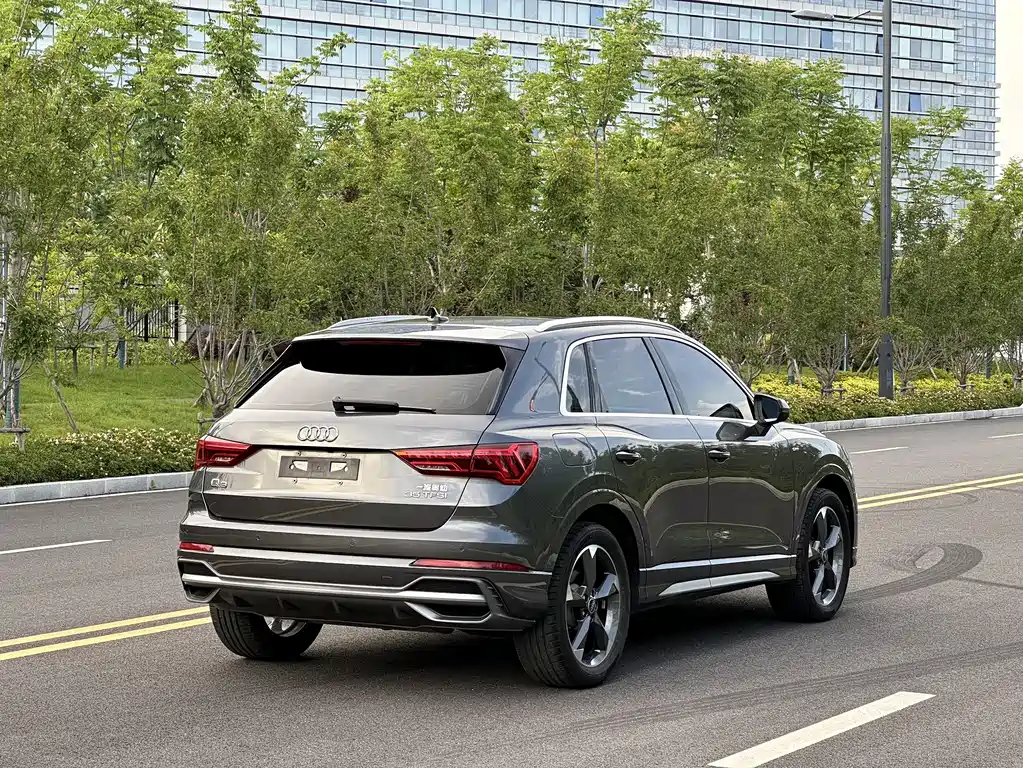 Audi Q3 2022 — фото 17