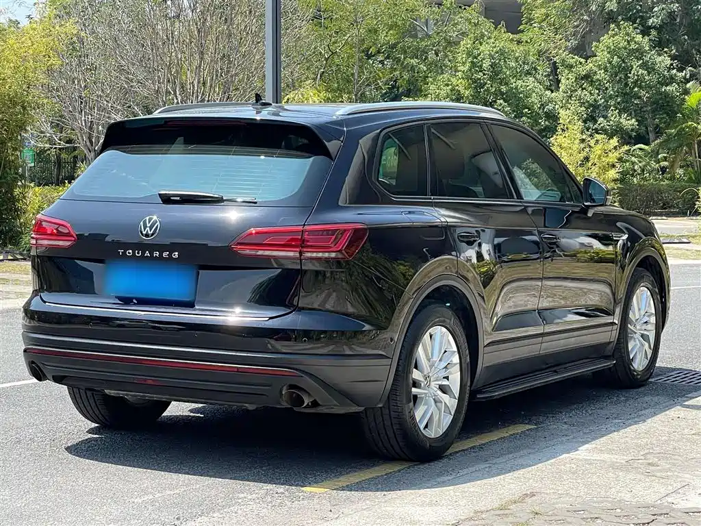Volkswagen Touareg 2021 — фото 24