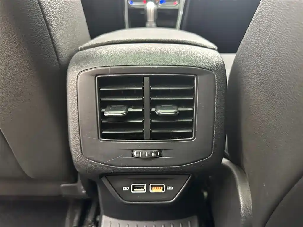 Volkswagen T-Roc 2022 — фото 18