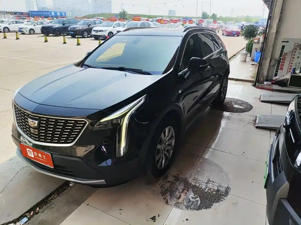 Cadillac XT4 2020 — фото 1