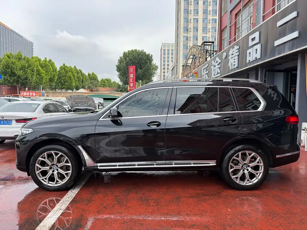 BMW X7 2022
