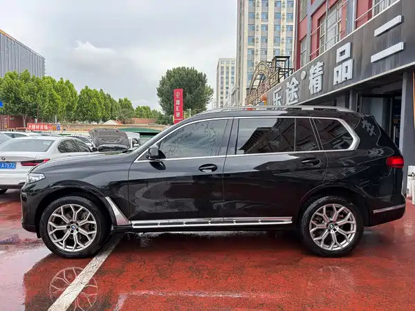 BMW X7 2022