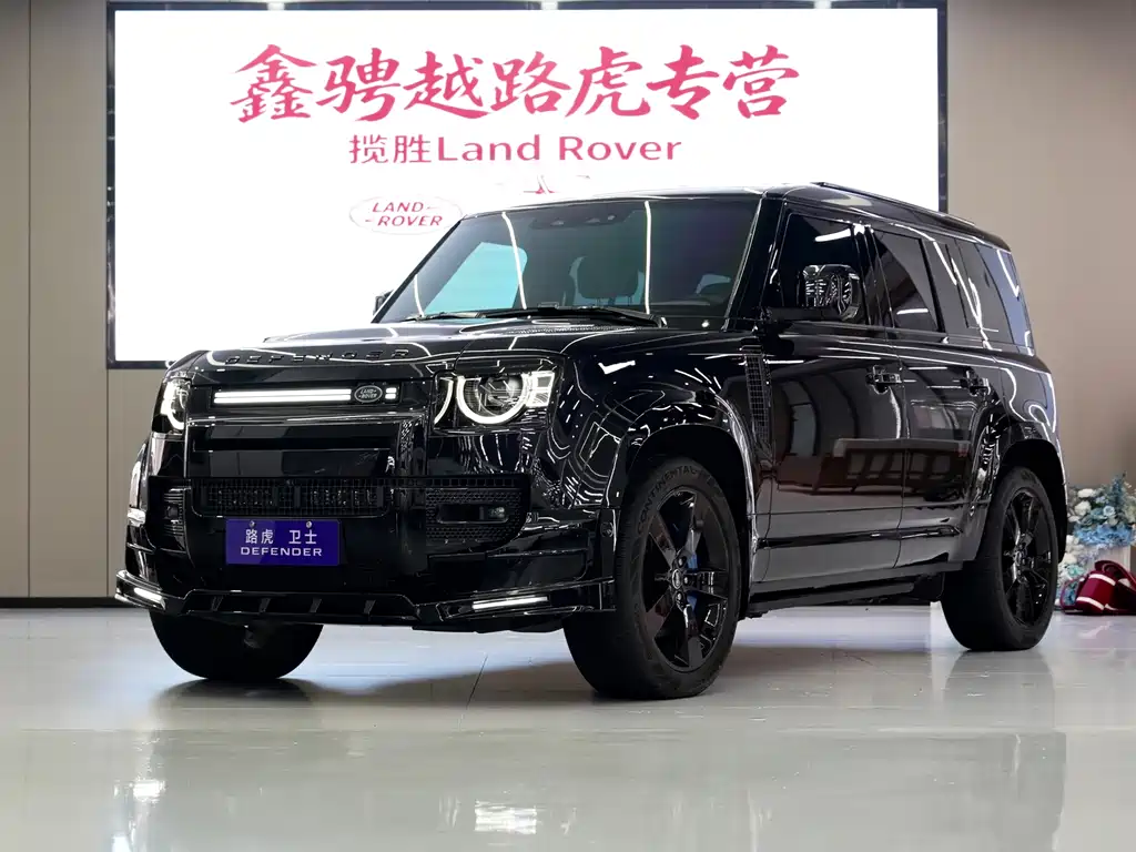 Land Rover Defender 2025 — фото 1