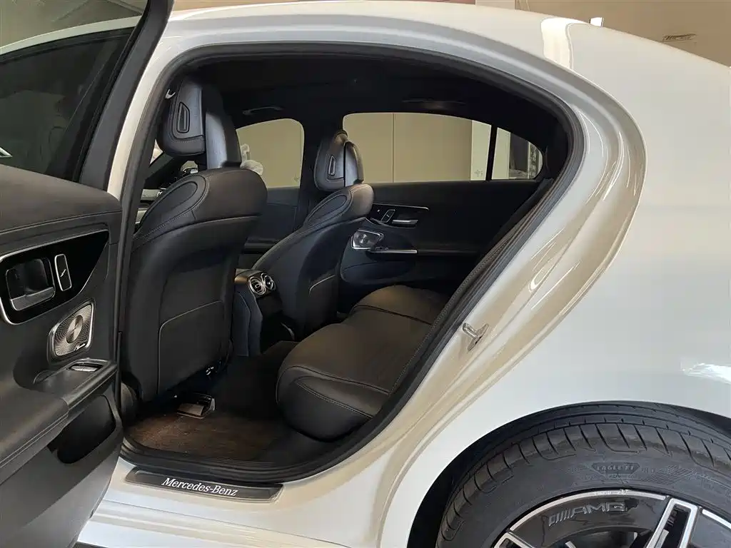 Mercedes-Benz C-Class 2023 — фото 18