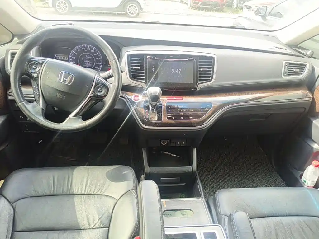 Honda Odyssey 2018 — фото 10