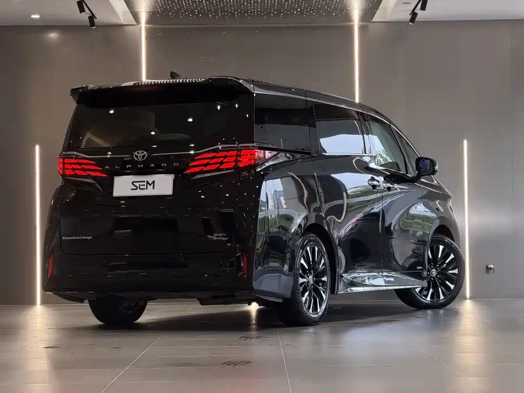 Toyota Alphard 2023 — фото 6