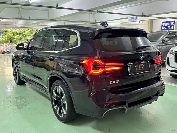 BMW iX3 2024