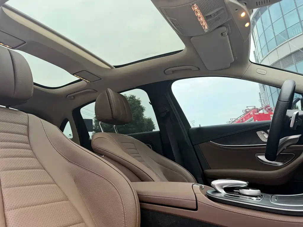Mercedes-Benz E-Class 2018 — фото 12