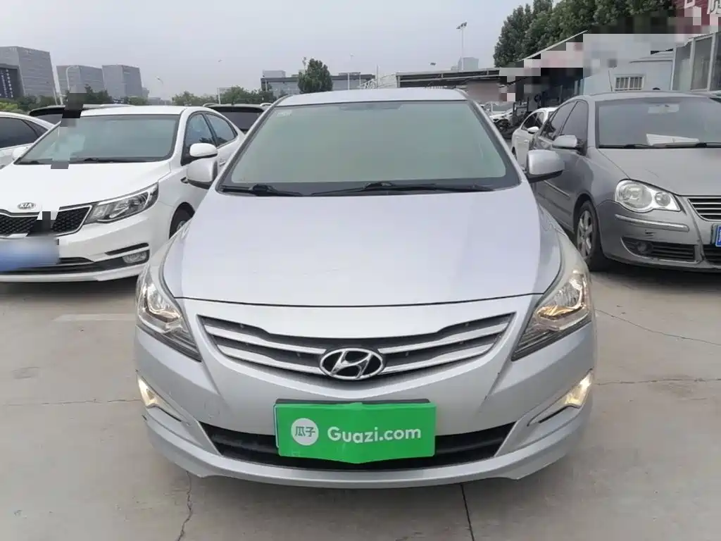 Hyundai Verna 2015
