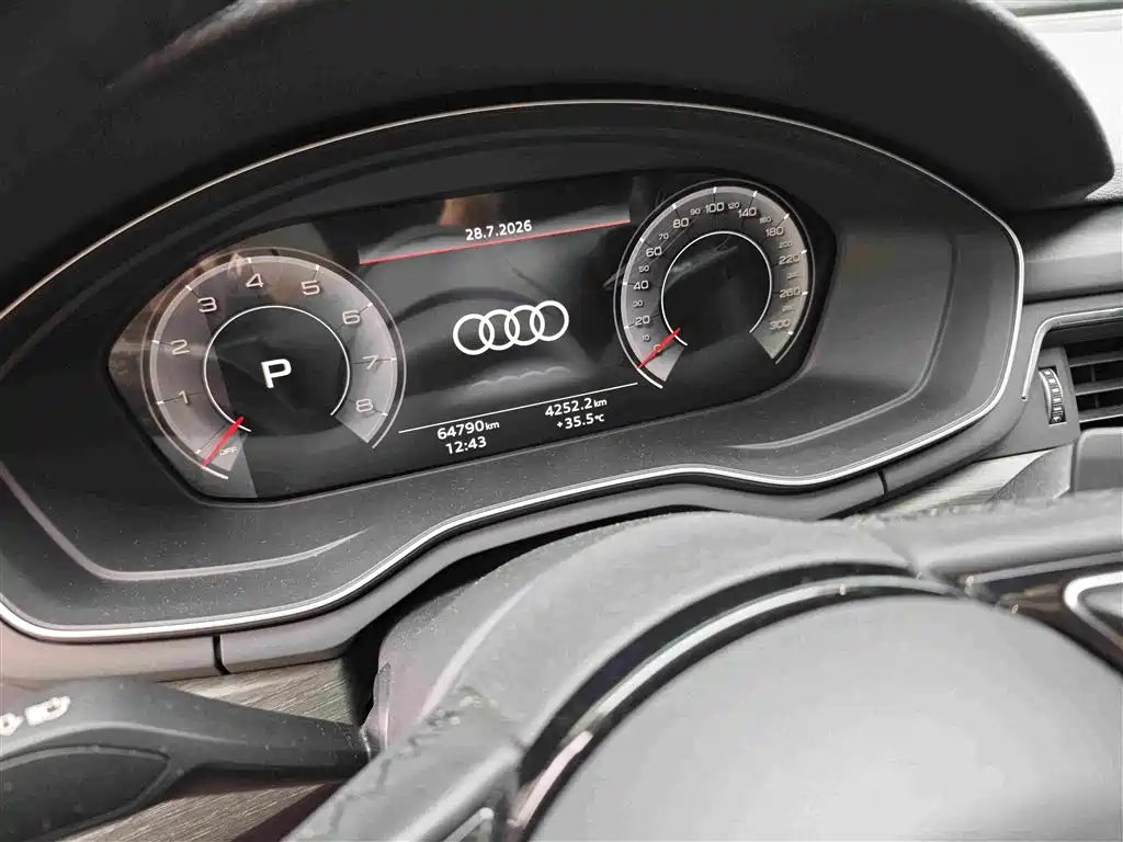 Audi A4L 2022 — фото 10