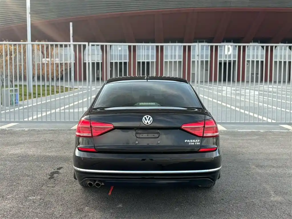 Volkswagen Passat 2018 — фото 14