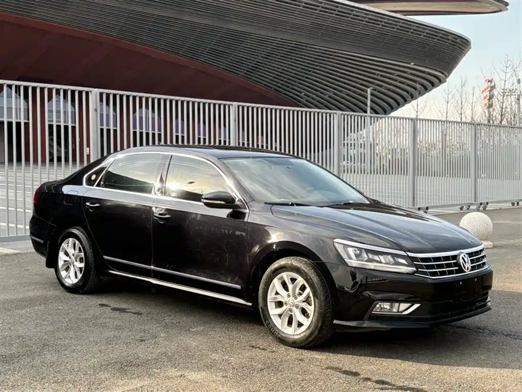 Volkswagen Passat 2018 — фото 10