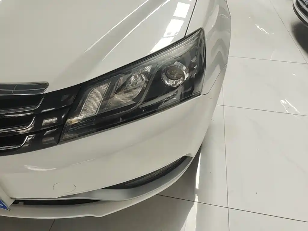 Geely Emgrand 2015 — фото 24