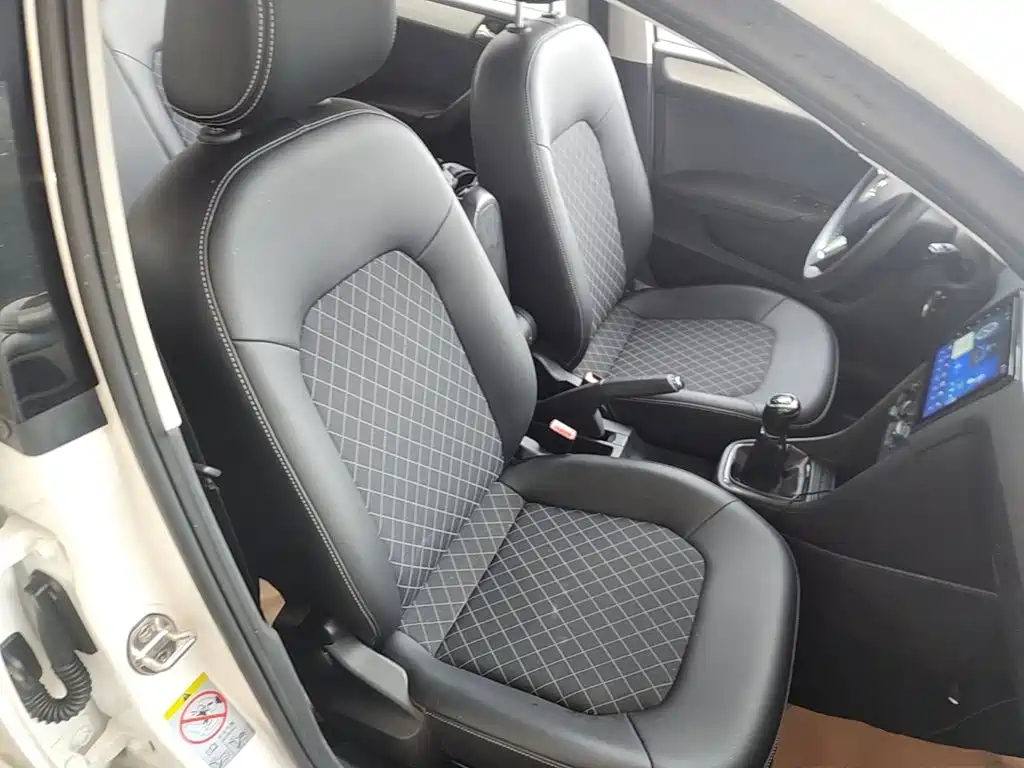 Skoda Rapid 2018 — фото 25