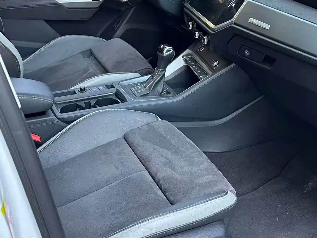 Audi Q3 2022 — фото 12
