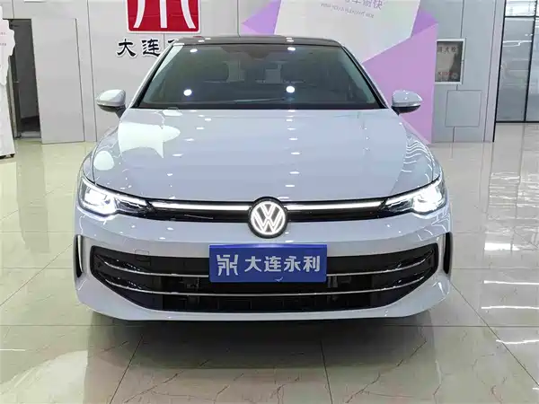 Volkswagen Golf 2025