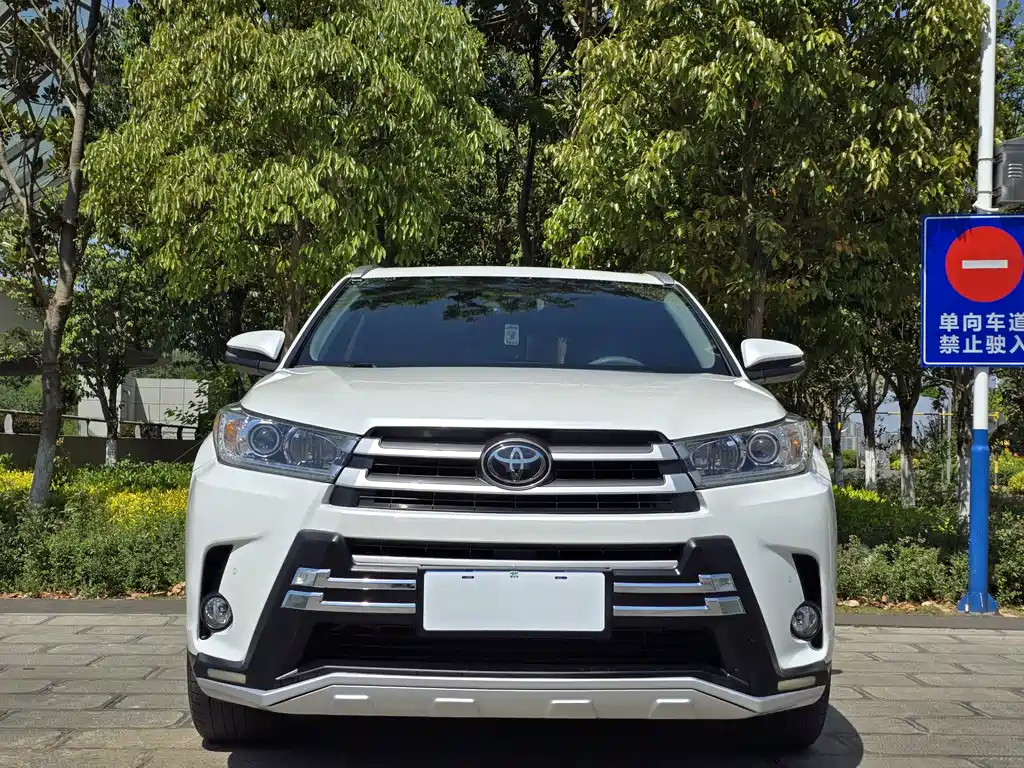Toyota Highlander 2021 — фото 2
