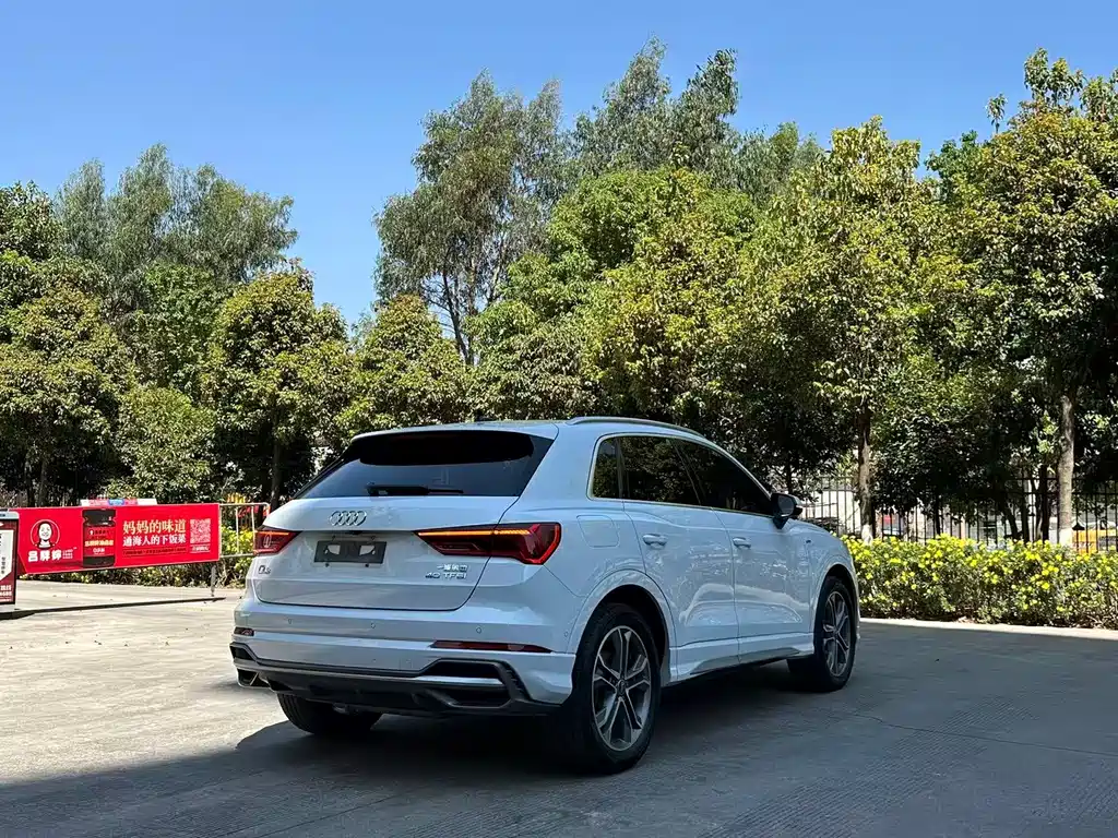 Audi Q3 2022 — фото 13