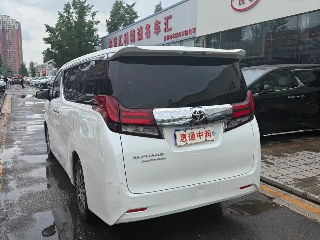 Toyota Alphard 2017 — фото 6