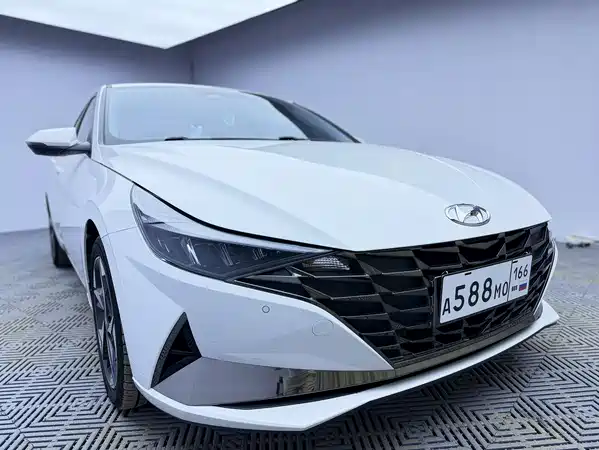 Hyundai Elantra 2023