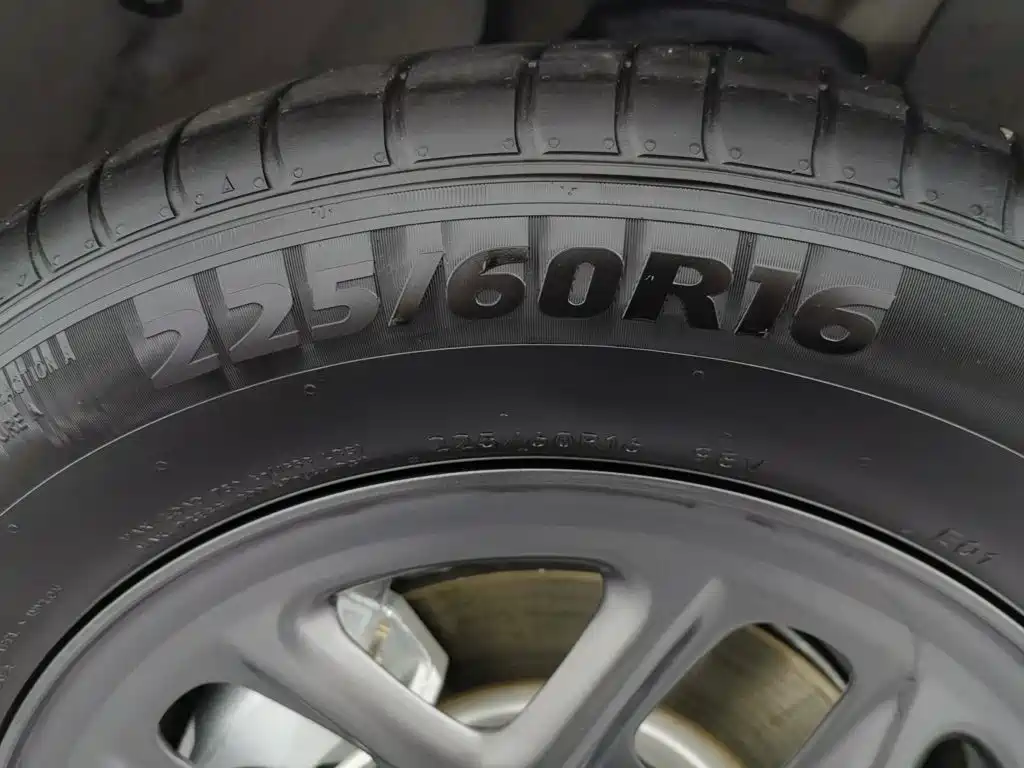 BYD Seal 05 DM-i 2025 — фото 24