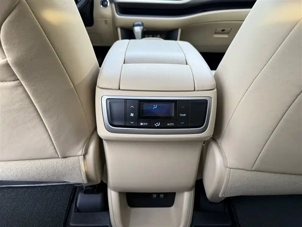 Toyota Highlander 2019 — фото 9
