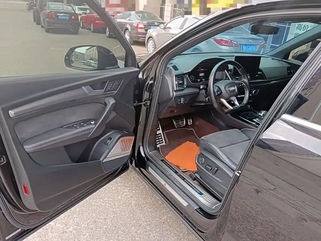 Audi Q5L Sportback 2021 — фото 16