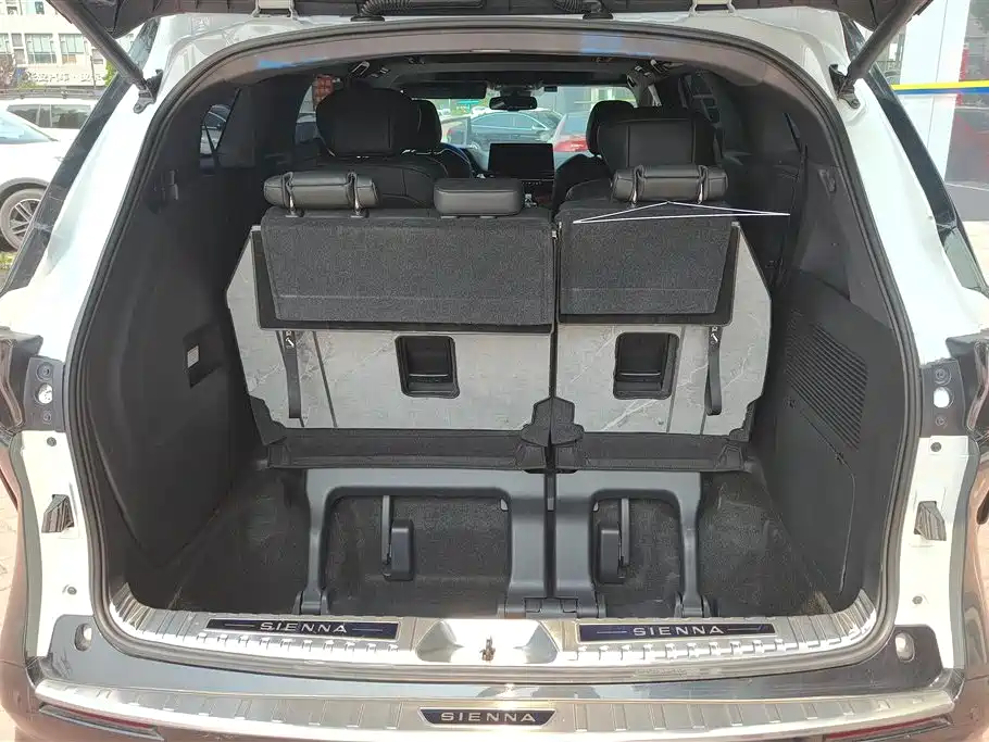 Toyota Sienna 2023