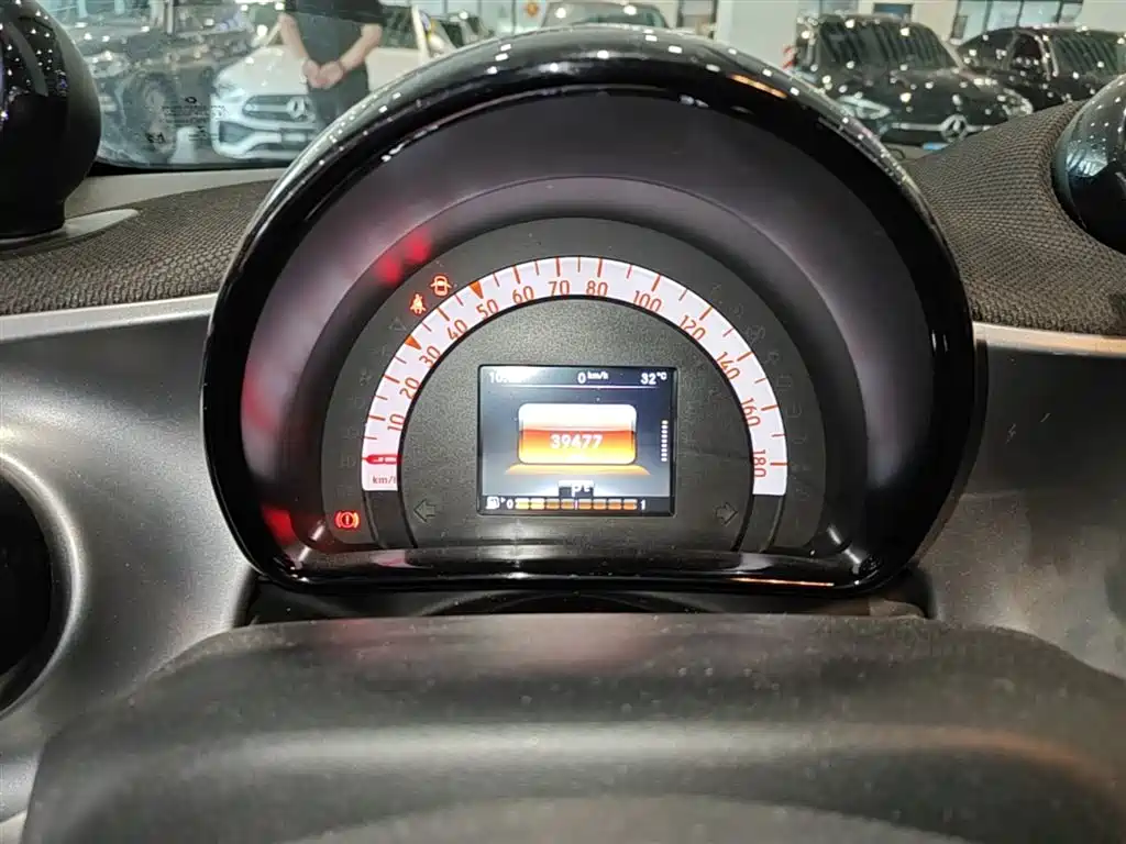 smart Fortwo 2018 — фото 12