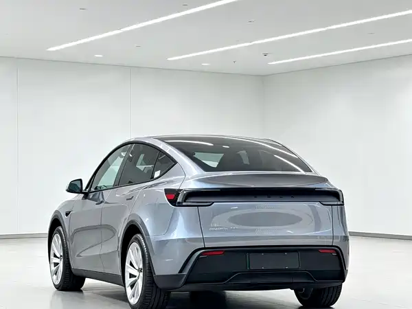Tesla Model Y 2026