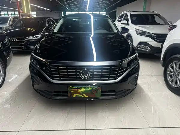Volkswagen Passat 2025