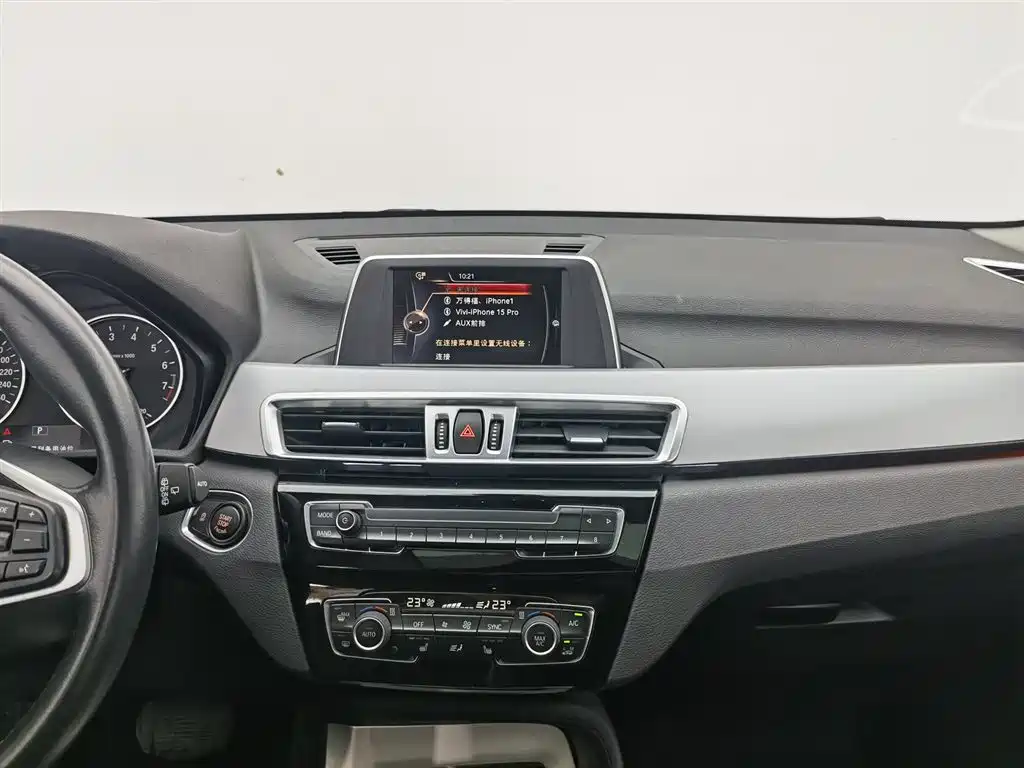 BMW X1 2016 — фото 12