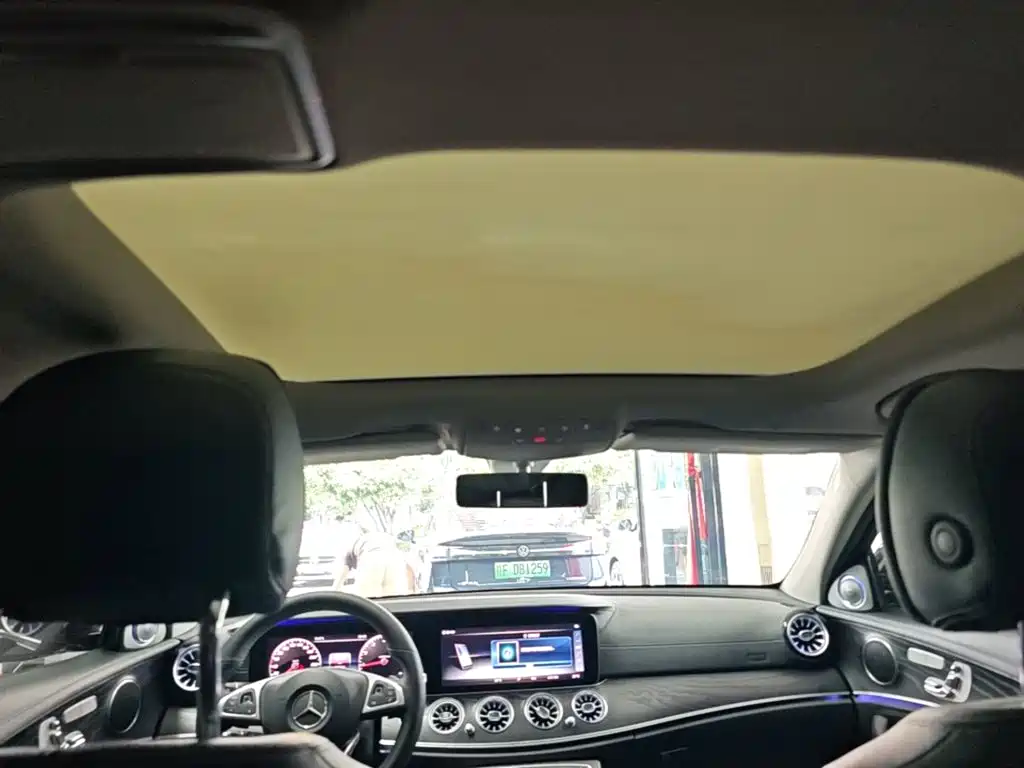 Mercedes-Benz E-Class 2019 — фото 17