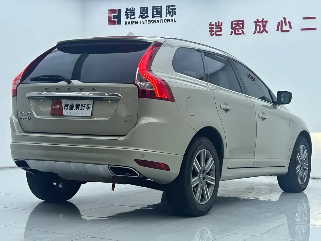 Volvo XC60 2017 — фото 4