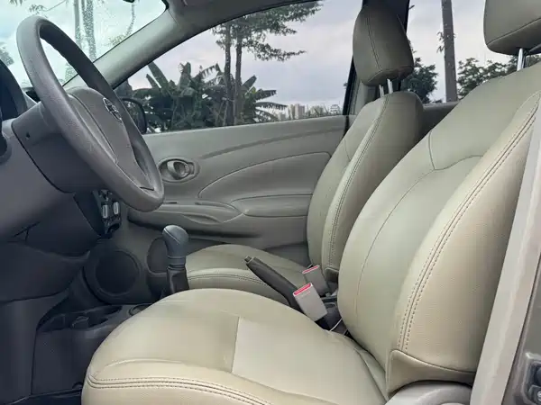 Nissan Sunny 2015