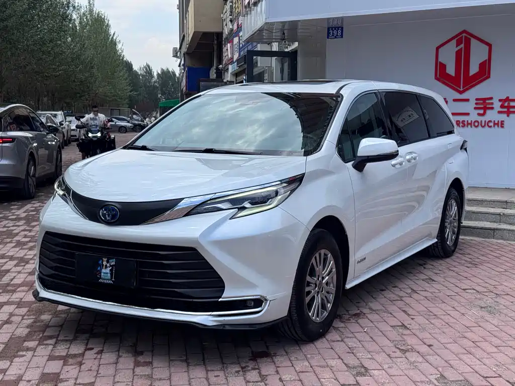Toyota Sienna 2023