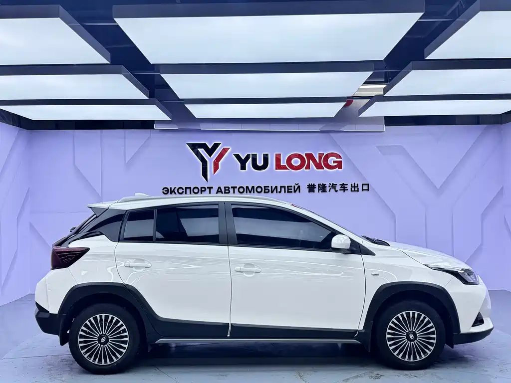 Toyota Yaris L 2022