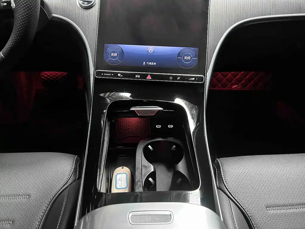 Mercedes-Benz C-Class 2023 — фото 19