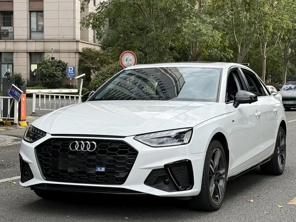 Audi A4L 2022 — фото 10