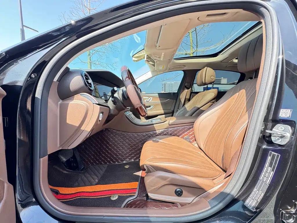 Mercedes-Benz E-Class 2019 — фото 10
