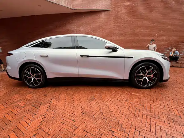 BYD Han L 2025