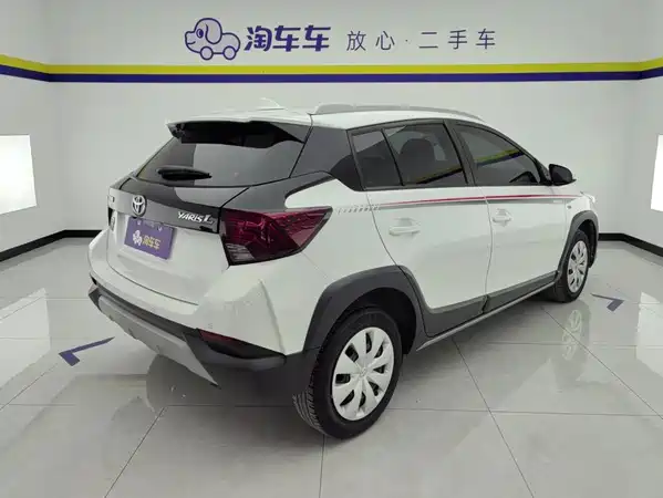 Toyota Yaris L 2021