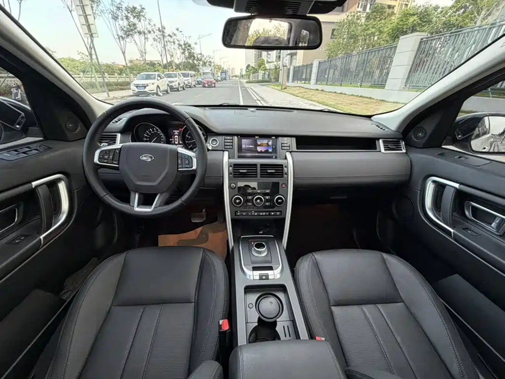 Land Rover Discovery Sport 2016 — фото 15