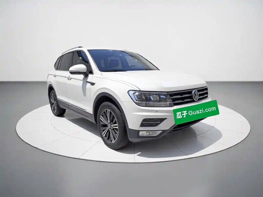 Volkswagen Tiguan L 2020 — фото 11