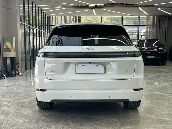Li Auto L7 2025