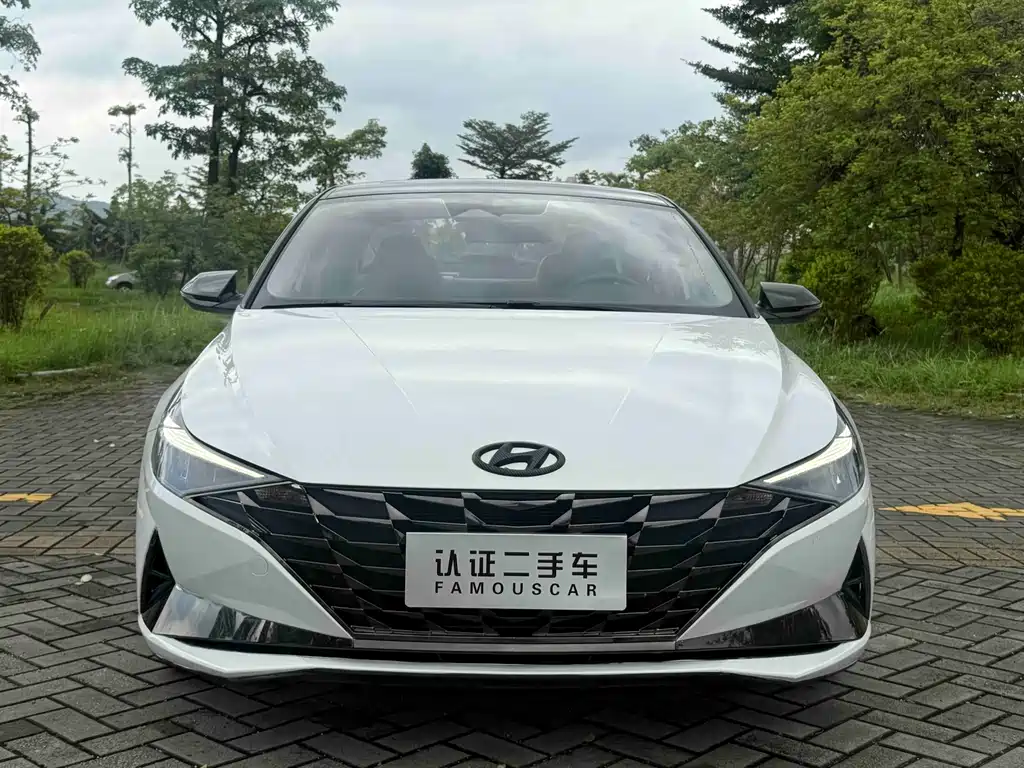 Hyundai Elantra 2022 — фото 2