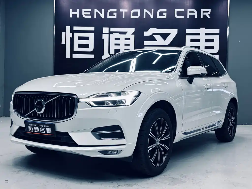 Volvo XC60 2019 — фото 1