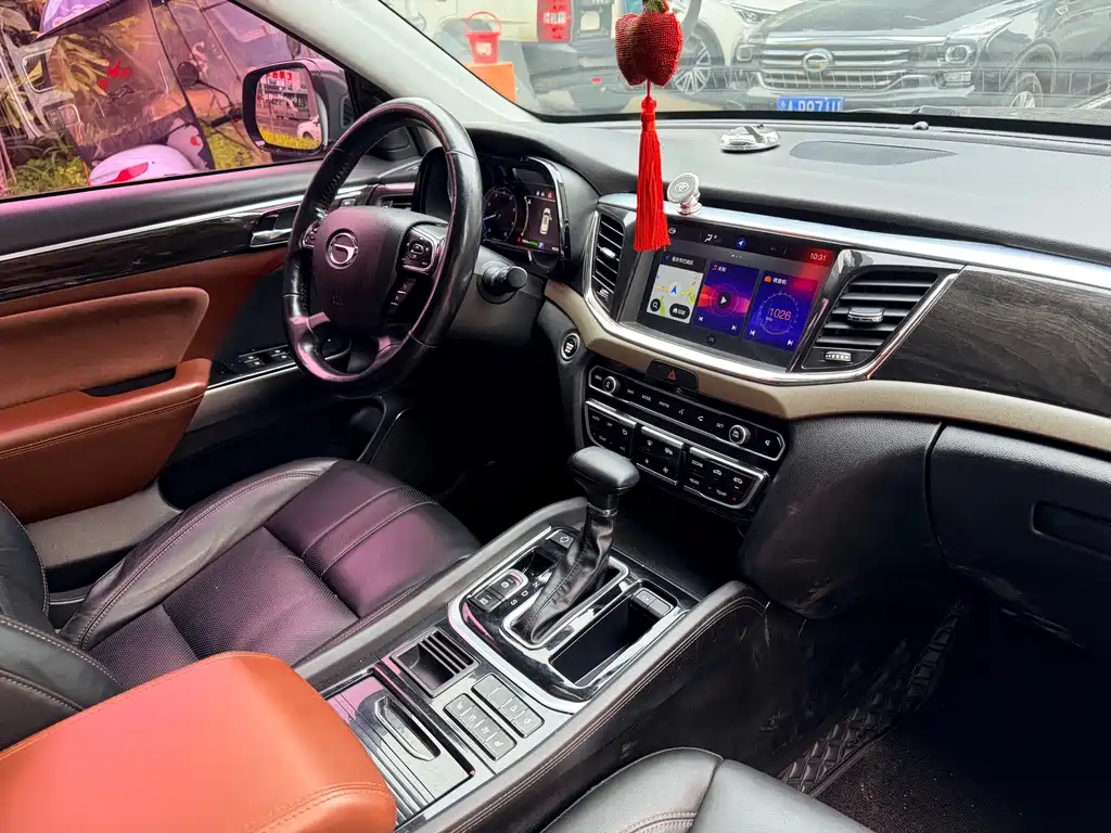 GAC Trumpchi GS8 2017 — фото 5