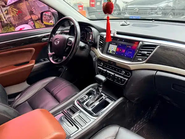 GAC Trumpchi GS8 2017